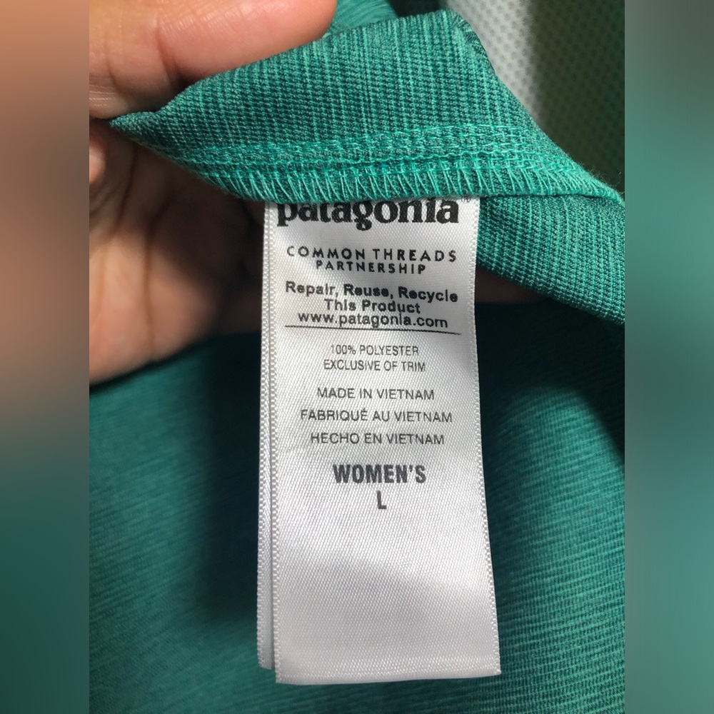 Patagonia Green Hooded Softshell Jacket with Yellow Accents - Picture 5 of 12